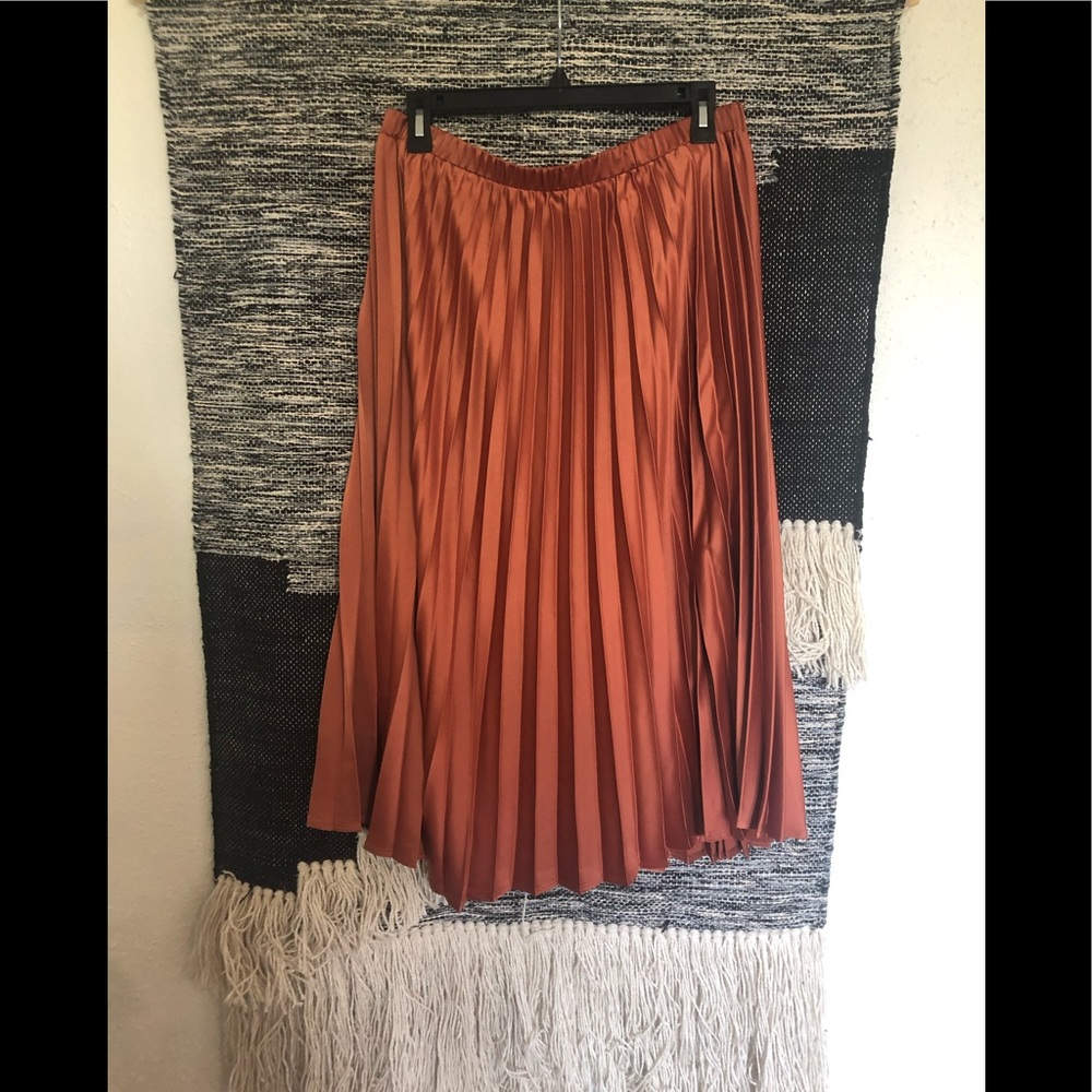 Satin pleated midi skirt
